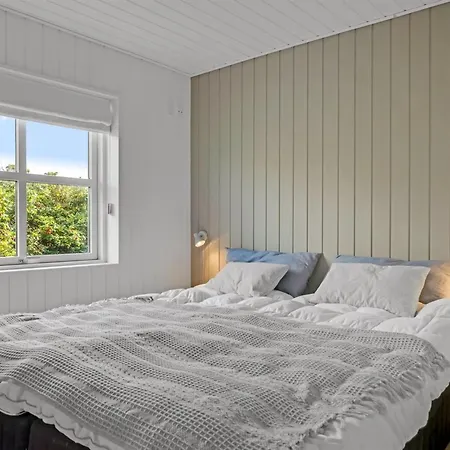 Alde - 150m From The Sea By Interhome
